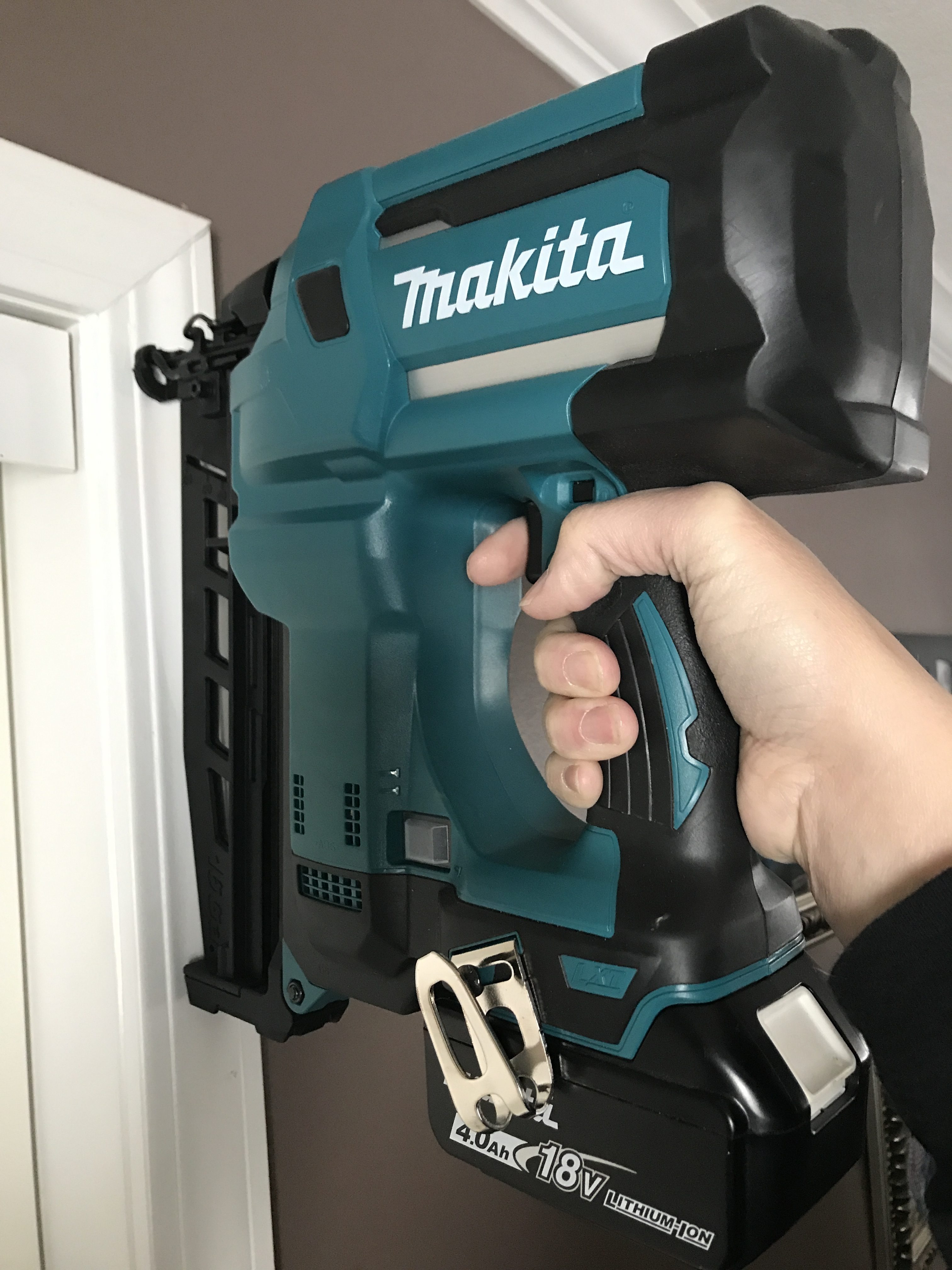 Makita battery nail online gun price