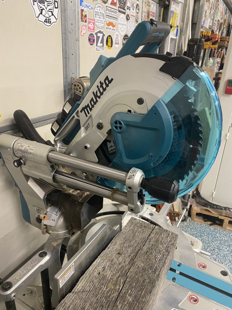 Makita miter saw best sale 12 inch sliding compound