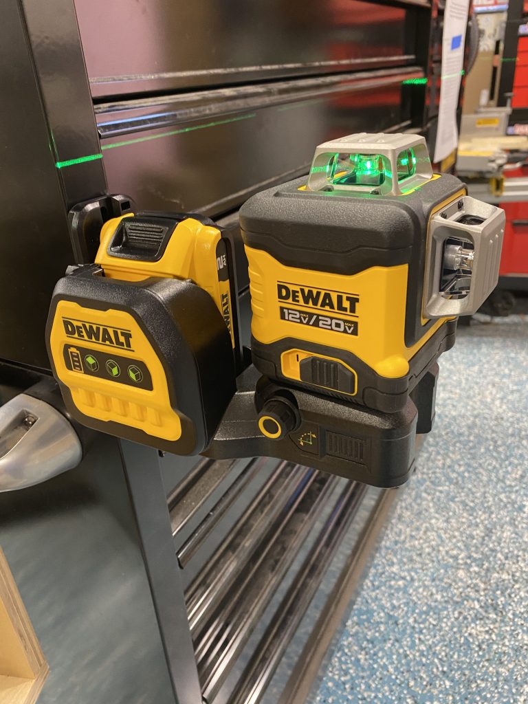 DEWALT 20V MAX* 3x360° Green Line Laser The Tool Pig